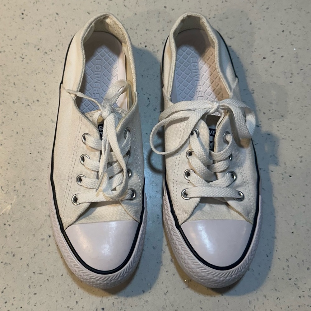 Women’s White Converse All Stars - Size 6
